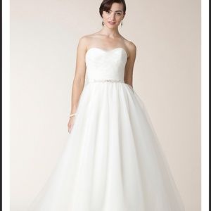 Amy Kuschel Eureka wedding dress